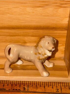 Wade First Whimsies Early Lion 1955 Mini Porcelain Figurine Miniature Trinket